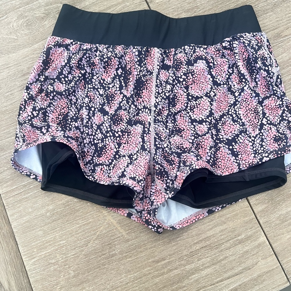 Fabletics workout shorts. Excellent condition